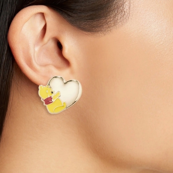 🔹️Disney X Baublebar🔹️ Gold Heart Shaped Winnie the Pooh Stud Earrings ✨️💛 - Picture 2 of 4